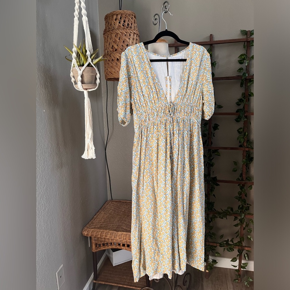 ▪️Faithfull The Brand Tie Front V-Neck Floral Midi Dress 8 - Picture 5 of 11